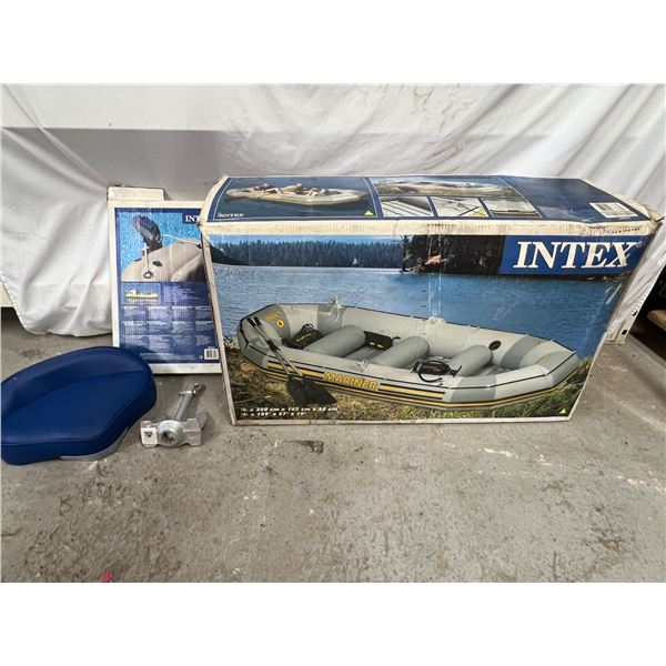 Intex Mariner Boat and Accessories