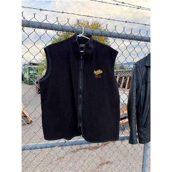 Vest size extra large