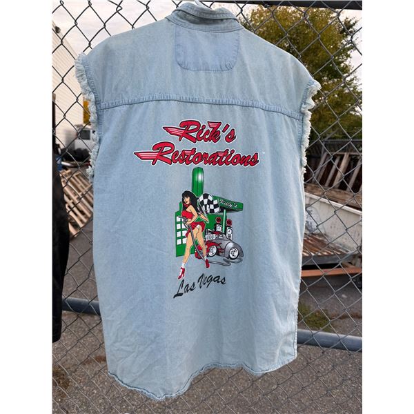 Rick's Restoration vest shirt size large