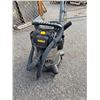 Image 1 : DeWalt shop vacuum
