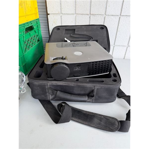 Dell model 2400 MP projector