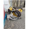 Image 1 : DeWalt 12 inch compound miter saw