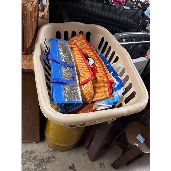 Heat or cooler bags and laundry basket