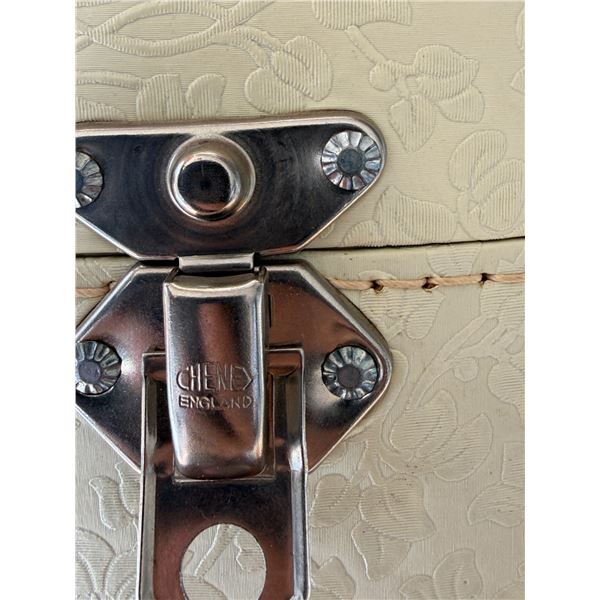 CHENEY Vintage case