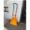 Image 1 : Shovel