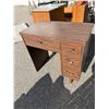 Image 1 : Crafting table 30 1/2" x 18" x 30" tall