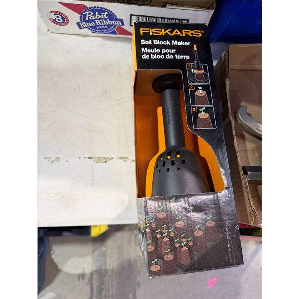 FISKARS soil block maker