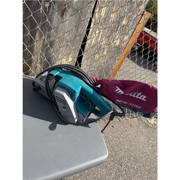 Makita belt sander