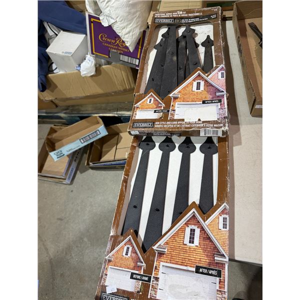 Traditional garage door hinge kit