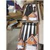 Image 1 : Traditional garage door hinge kit