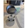 Image 1 : Rolling adjustable Stool