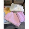 Image 2 : Linens