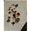 Image 1 : Pins