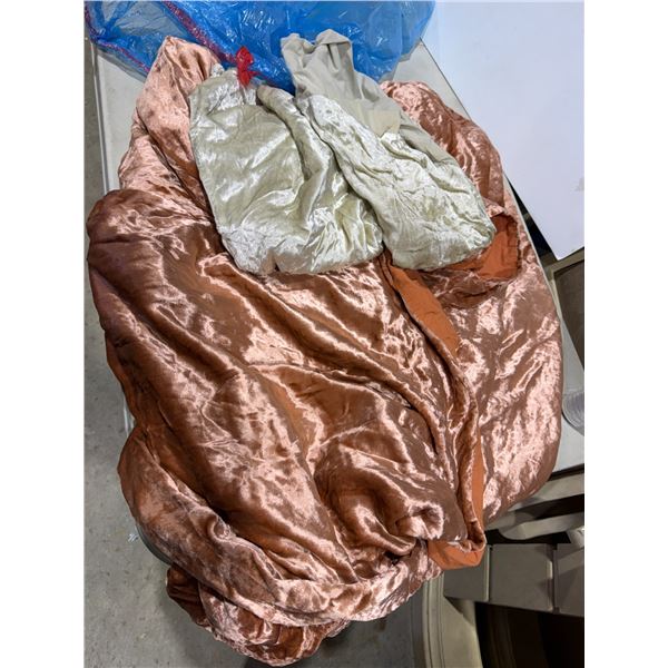 Duvet cover and pillow covers