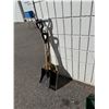 Image 1 : Shovels