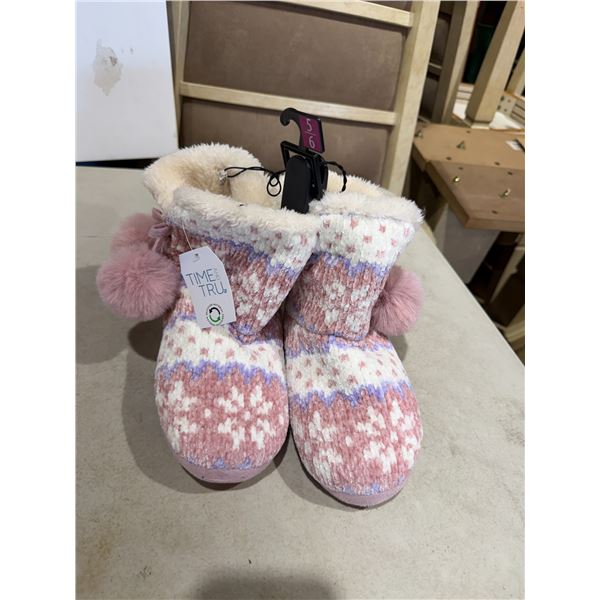 New slippers size 7/8