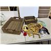 Image 1 : Baskets and purse handles