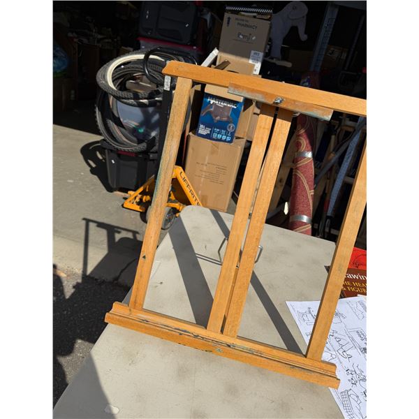 Table top artist easel adjustable