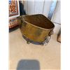 Image 2 : Vintage footed brass planter