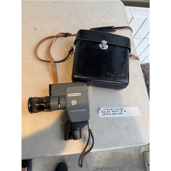 Vintage Canon REFLEX zoom 8–2 movie camera