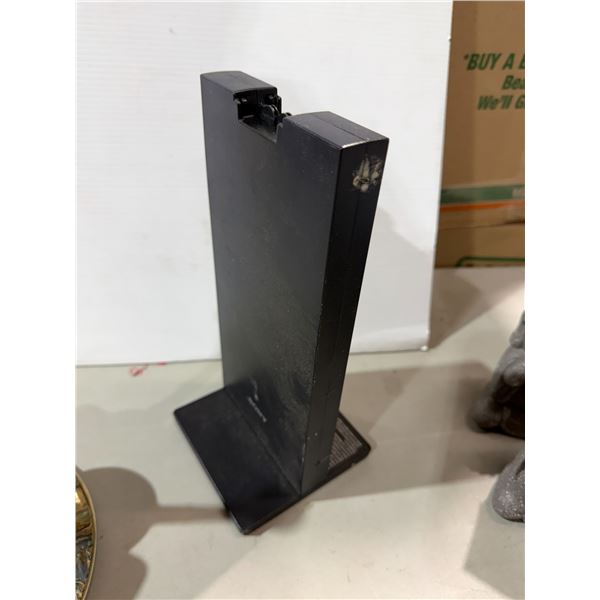Sony headphone charging stand