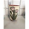 Image 1 : Pottery vase