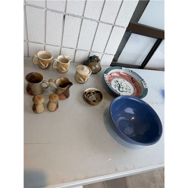 Pottery, serving items and bowls