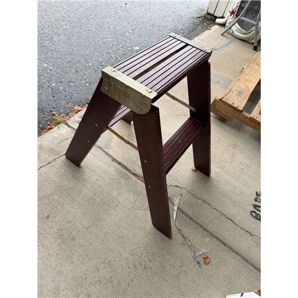 Step ladder