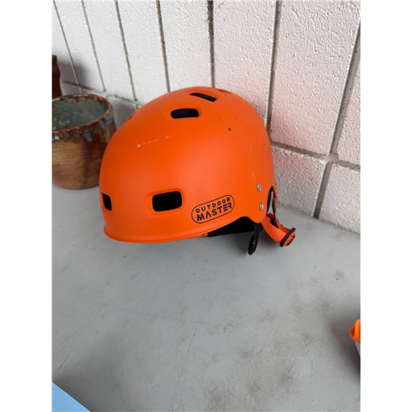 Outdoor master helmet size large