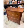 Image 1 : Dresser 35 1/2" x 21 1/2" x 34"