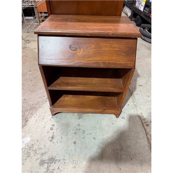 Side table 20" x 16" x 22 1/2" tall
