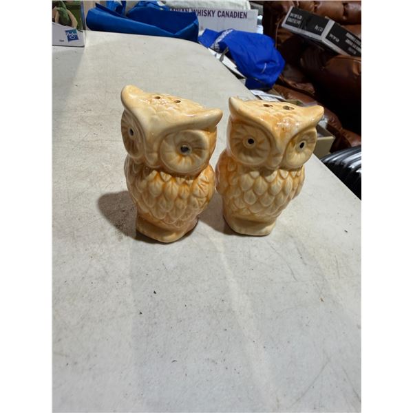 Owl salt and pepper shakers