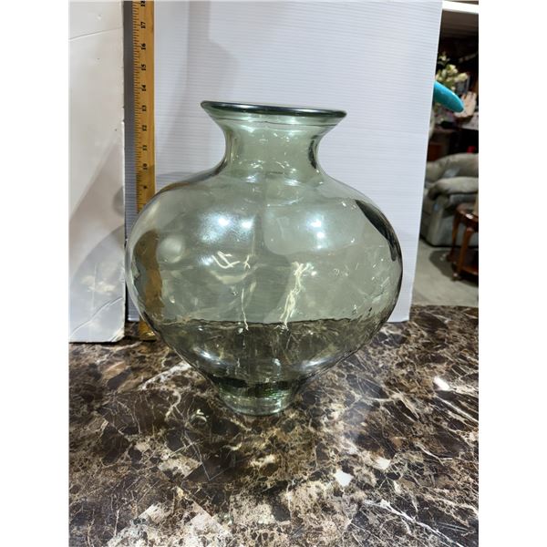 Glass vase
