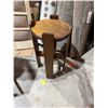 Image 1 : Plant stand 10 inches round 18 inches tall