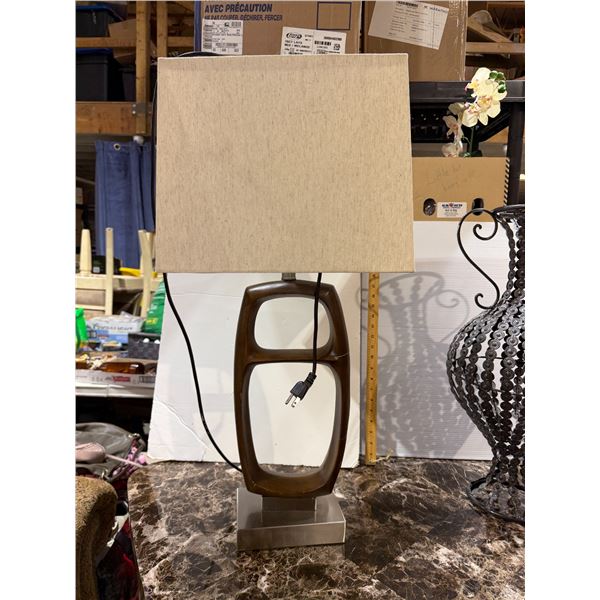 Table lamp