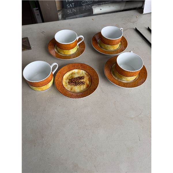 Fall cups and saucers