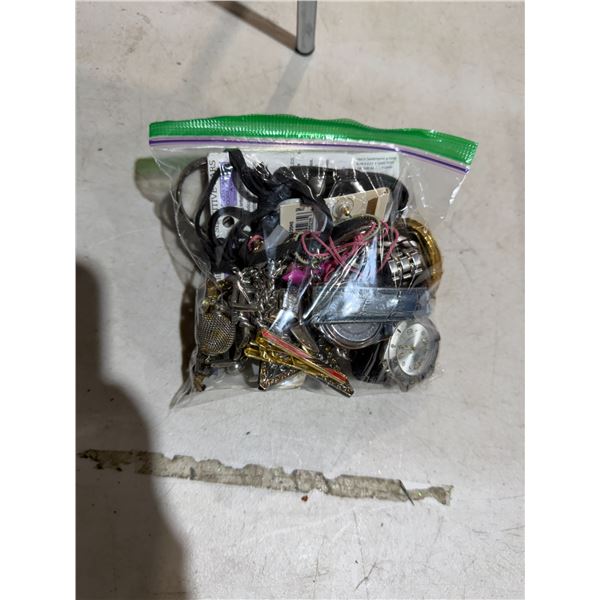 Costume jewelry approx 1lbs bag