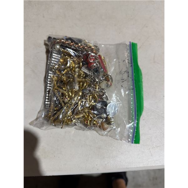 Approximately 1 pound of costume, Jewelry