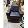 Image 1 : Leather Chair