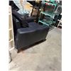 Image 2 : Leather Chair