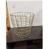 Image 1 : Waste basket