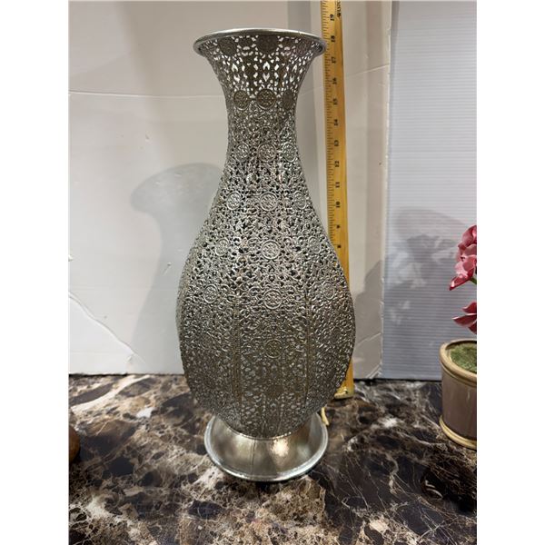 Decorative vase