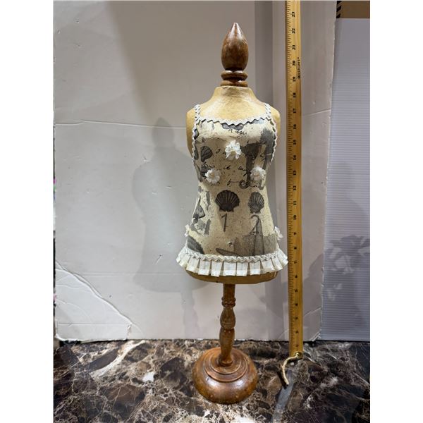 Mini mannequin