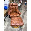 Image 1 : Cozy chair with ottoman
