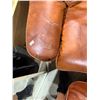 Image 3 : Cozy chair with ottoman