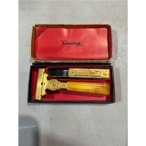Antique razor