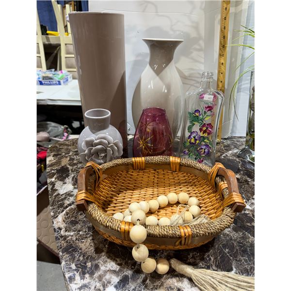 Vases and decor