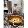 Image 1 : Vases and decor