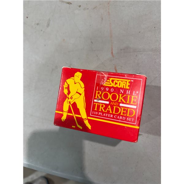 Score 1990 NHL rookie and traded player card set