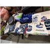 Image 1 : Canucks collectibles
